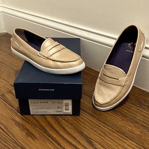 Cole Haan Nantucket Loafer (5.5)